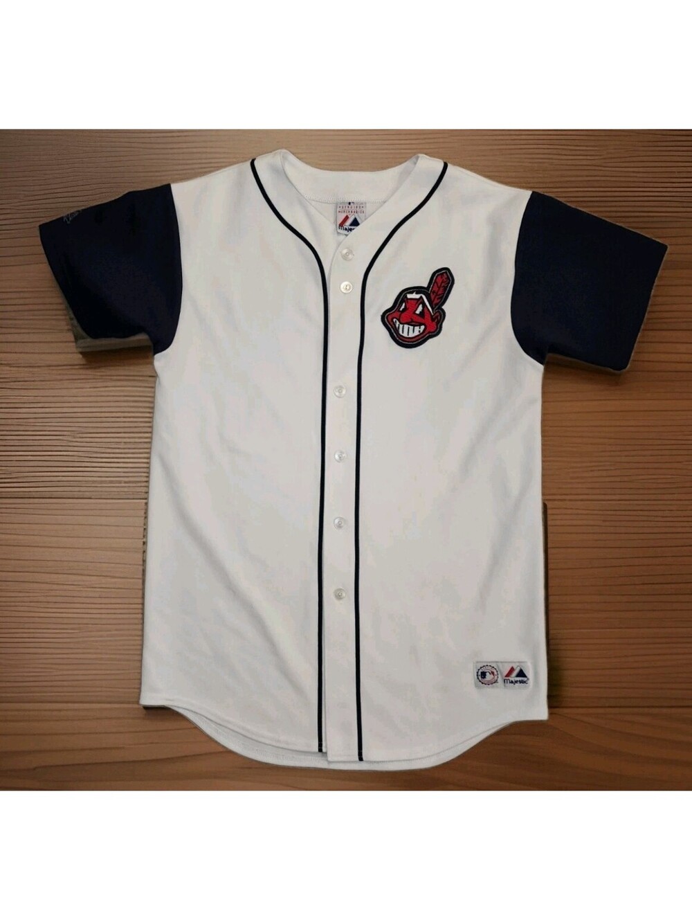 Vintage Majestic Cleveland Indians baseball jersey  Wahoo logo Youth XL (163)